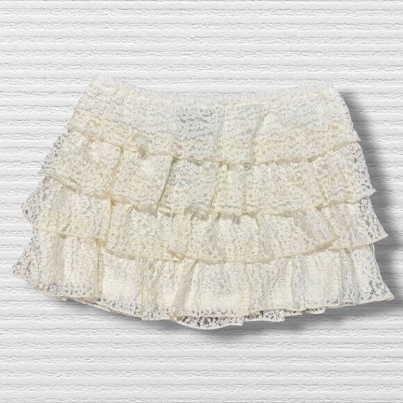 PrettyLittleThing Cream Lace Ruffle Mini Skirt Ring Detail Y2K Boho Preppy 4 - Picture 6 of 6